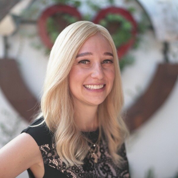 Lisa Headshot Dec 2021